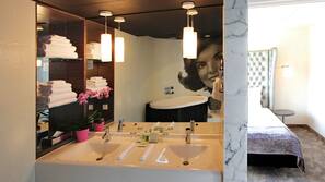 Allergikerbettwaren, Pillowtop-Betten, Minibar, Zimmersafe