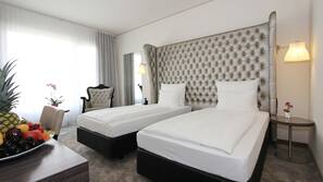 Allergikerbettwaren, Pillowtop-Betten, Minibar, Zimmersafe