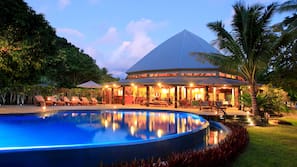 Outdoor pool, open 7:00 AM to 9:00 PM, pool umbrellas, pool loungers