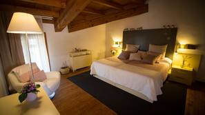 Ropa de cama de alta calidad, minibar, caja fuerte