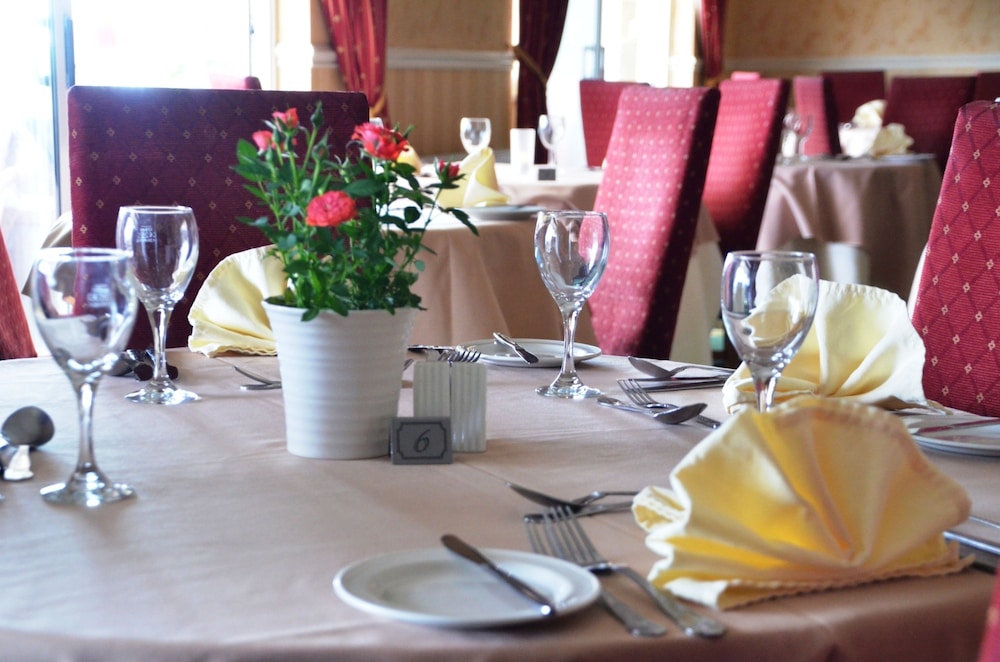 Restaurant, Luccombe Hall Country House Hotel