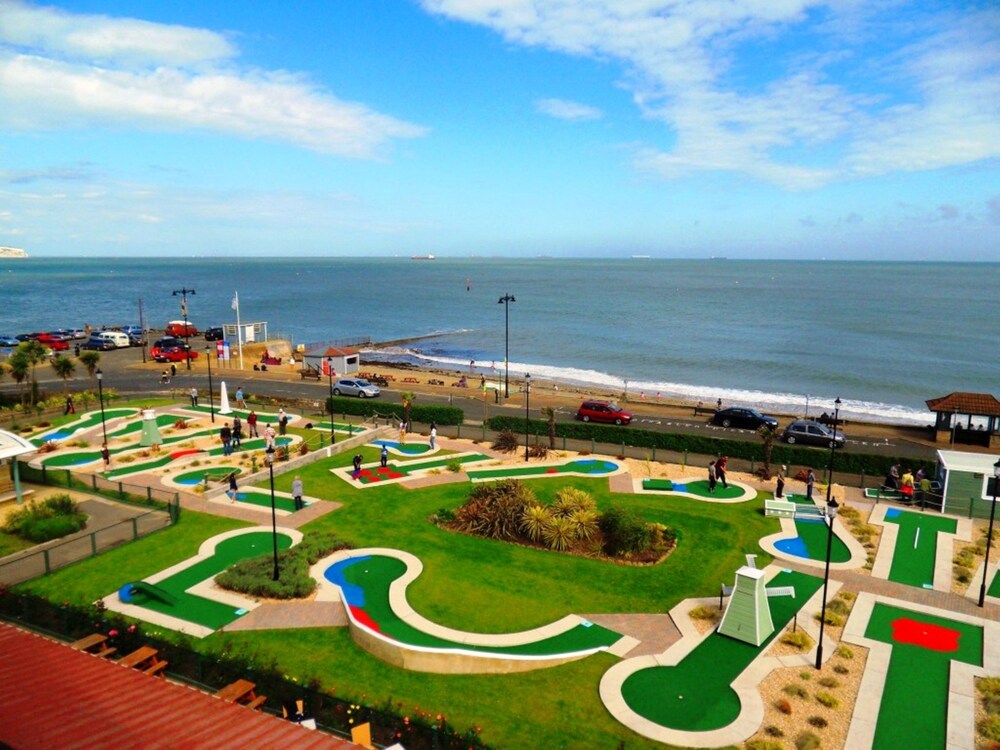 Mini-golf, Luccombe Hall Country House Hotel