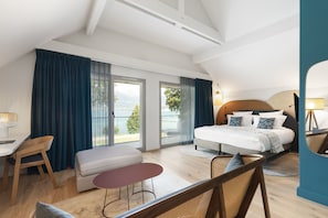 Junior Suite, Lake View | Premium bedding, minibar, in-room safe, individually furnished