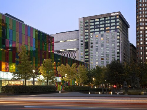 Hotels Near Place Bonaventure Montreal Top 10 By Le Westin Montréal