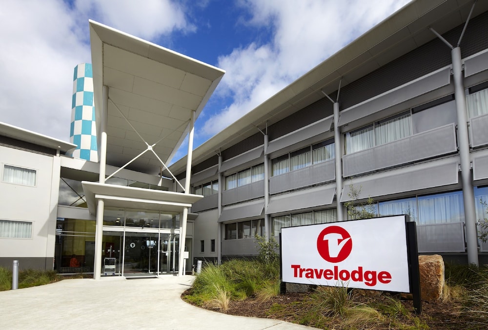 Travelodge Hotel Hobart Airport Aus Expedia Au Hotel Entrance Featured Image