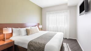 Premium bedding, in-room safe, individually decorated