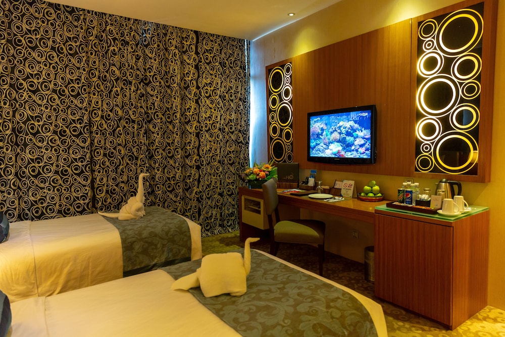 Hotel H2O, Manila: Room Prices & Reviews | Travelocity