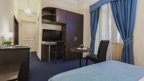Minibar, coffre-forts dans les chambres, bureau, Wi-Fi gratuit