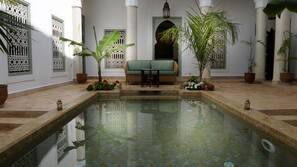 Piscine extérieure