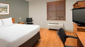Desk, iron/ironing board, free WiFi, linens