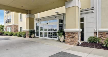 Comfort Suites near Hot Springs Park