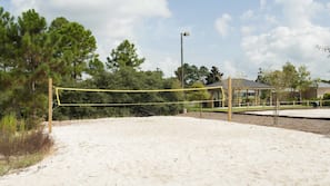 Nära stranden och vit sandstrand