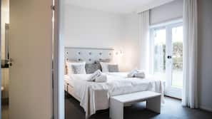 Premium bedding, desk, blackout drapes, iron/ironing board