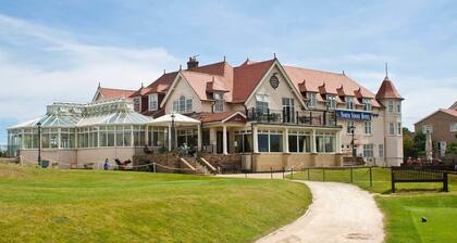North Shore Hotel & Golf Club