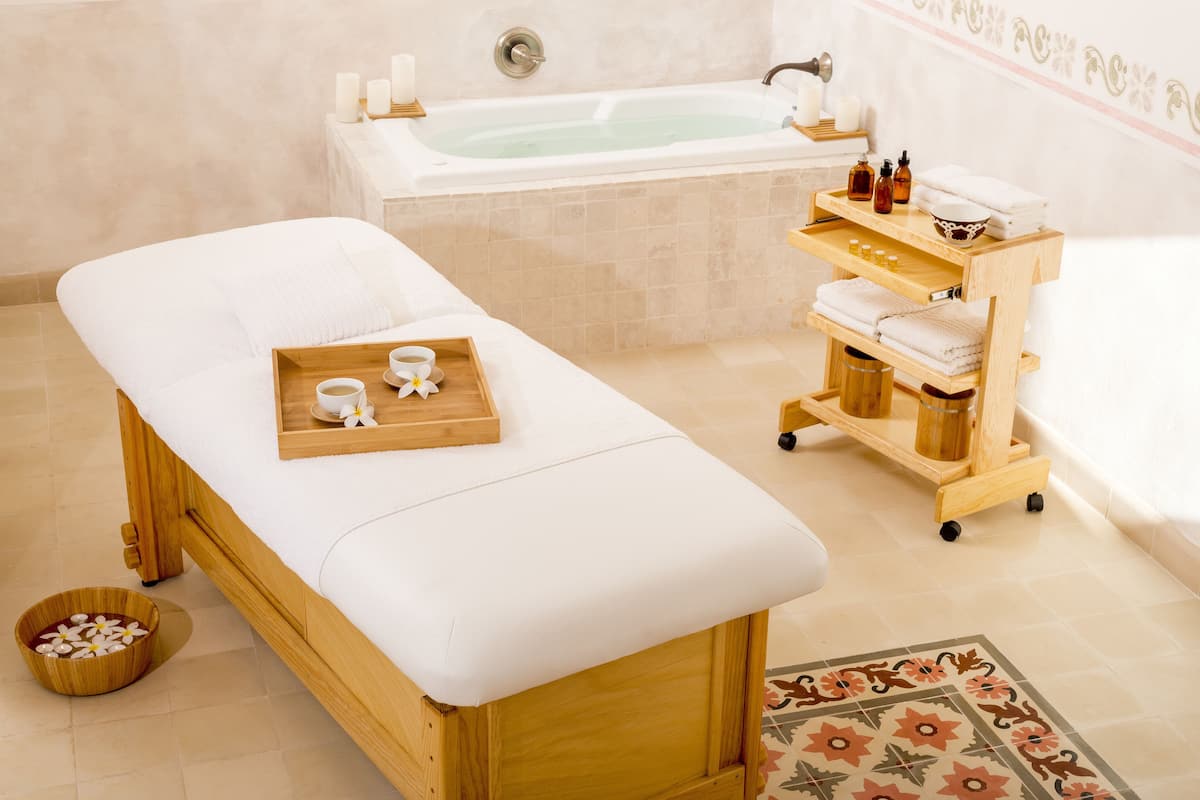 Hacienda Santa Cruz Hotel & Spa bathroom with bathtub