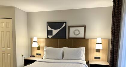 Staybridge Suites Milwaukee West-Oconomowoc, an IHG Hotel