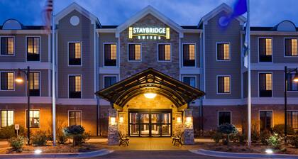 Staybridge Suites Milwaukee West-Oconomowoc, an IHG Hotel