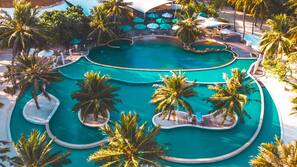Outdoor pool, pool loungers