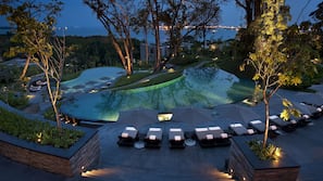 3 outdoor pools