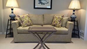 In-room safe, desk, iron/ironing board, free WiFi
