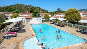 2 piscinas al aire libre, sombrillas, tumbonas