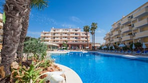 2 outdoor pools, pool umbrellas, pool loungers