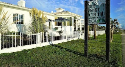 White Orchid Inn & Spa