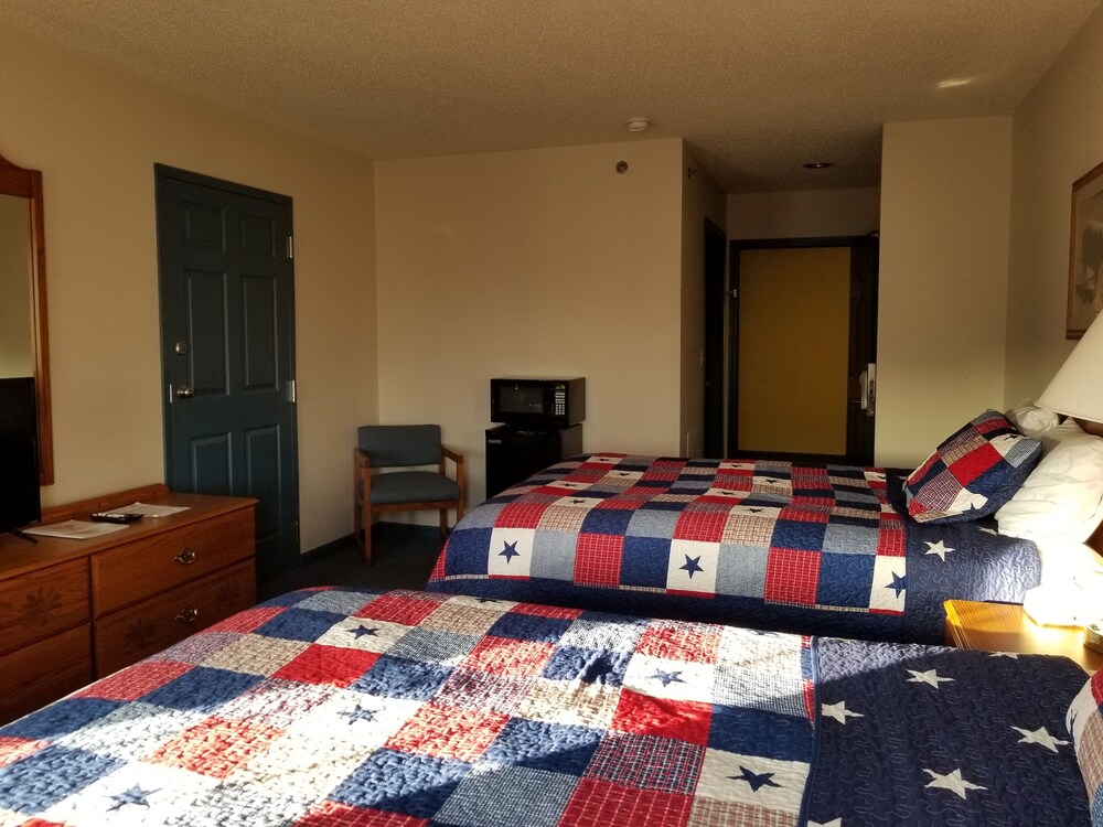 CountrySide Inn, Nappanee: $83 Room Prices & Reviews | Travelocity