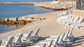 Privatstrand in der Nähe, weißer Sandstrand