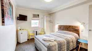 Desk, iron/ironing board, free WiFi, linens