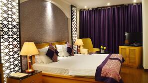 1 bedroom, Egyptian cotton sheets, premium bedding, pillow top beds