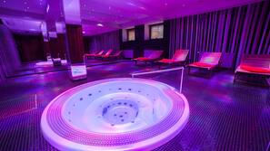 Indoor spa bath