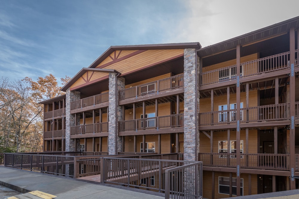 The Lodges at Table Rock Lake by Capital Vacations in Branson | Best