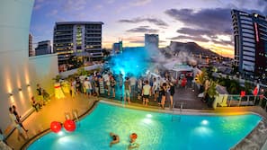 Outdoor pool, sun loungers