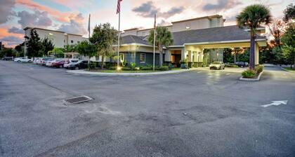 Homewood Suites by Hilton Tampa - Port Richey