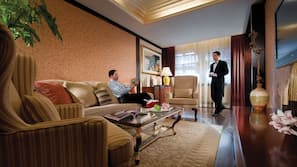 Hochwertige Bettwaren, Daunenbettdecken, Select-Comfort-Betten, Minibar