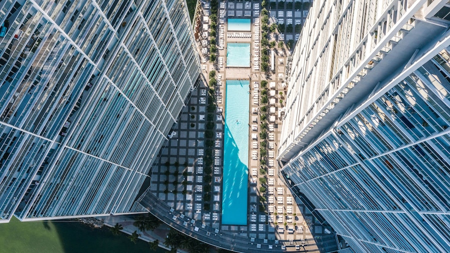 W Miami