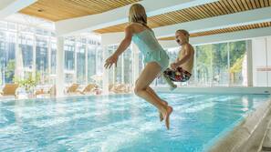 Piscina coperta, piscina all'aperto