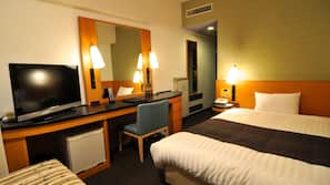 Desk, blackout drapes, iron/ironing board, free WiFi
