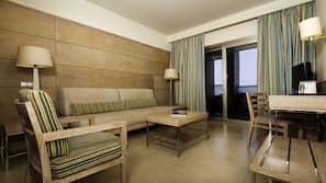 Desk, free WiFi, linens