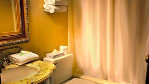 Combined shower/tub, eco-friendly toiletries, hair dryer