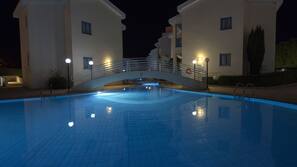 Indoor pool, 2 outdoor pools