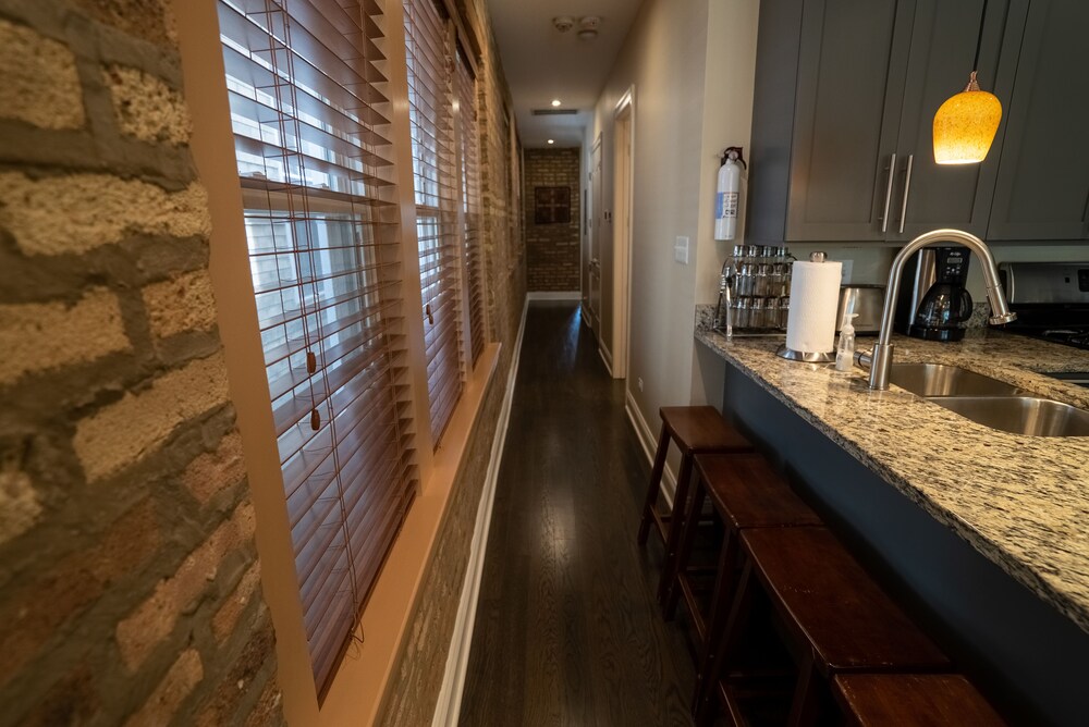 Roscoe Village Guesthouse 2019 Room Prices 250, Deals & Reviews Expedia