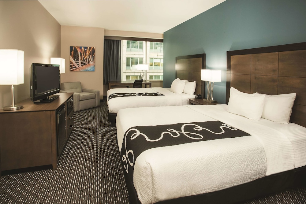 Quinta Inn Suites Wyndham Chicago Downtown  2019 Room Prices