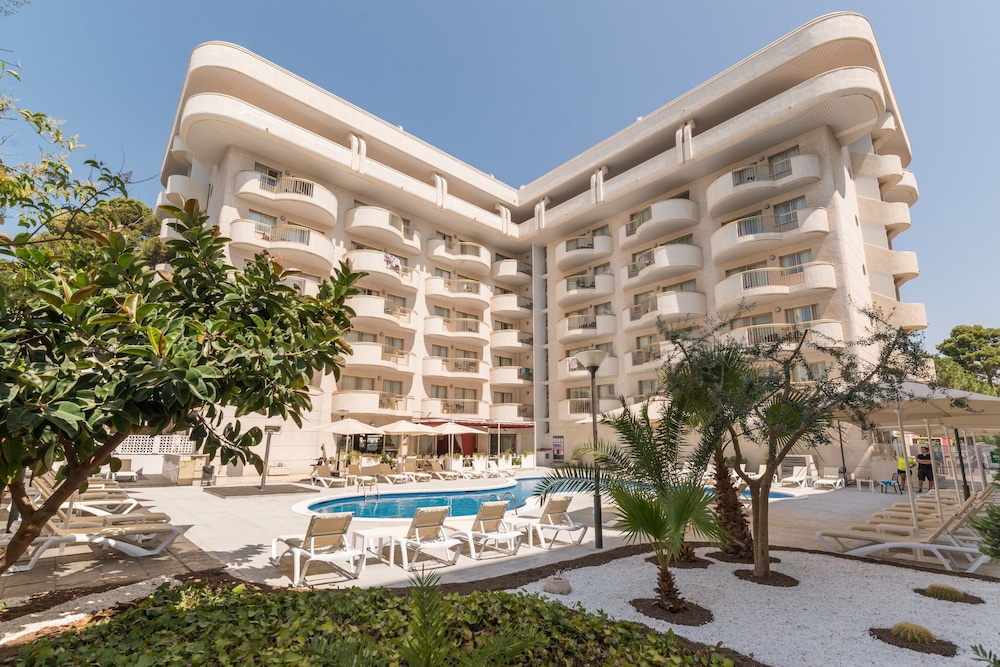Hotel Salou Beach by Pierre & Vacances in Salou, Spain