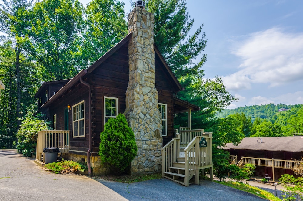 Highland Hills Motel and Cabins – A Master Hosts Resort