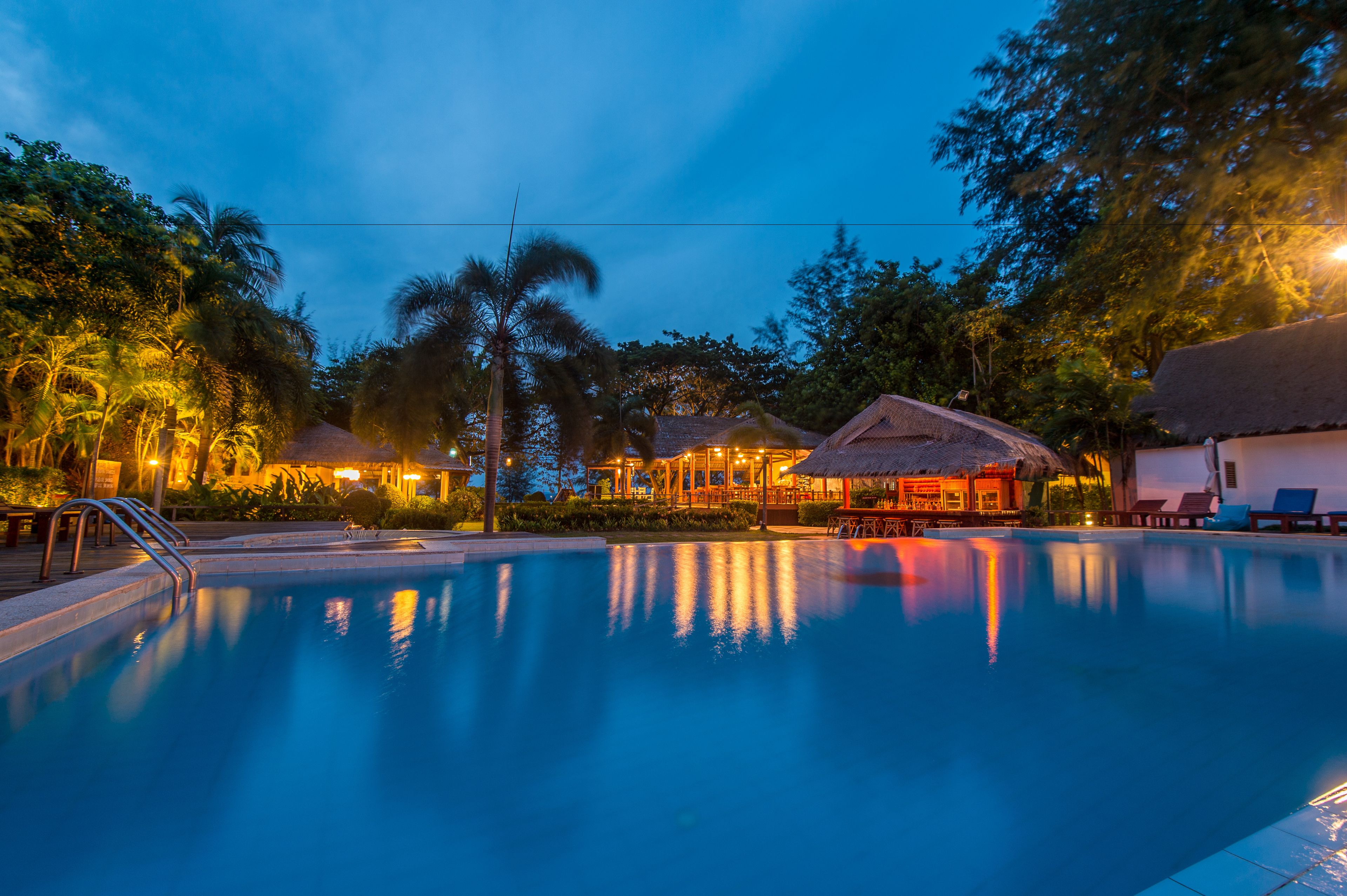 Twin Bay Resort