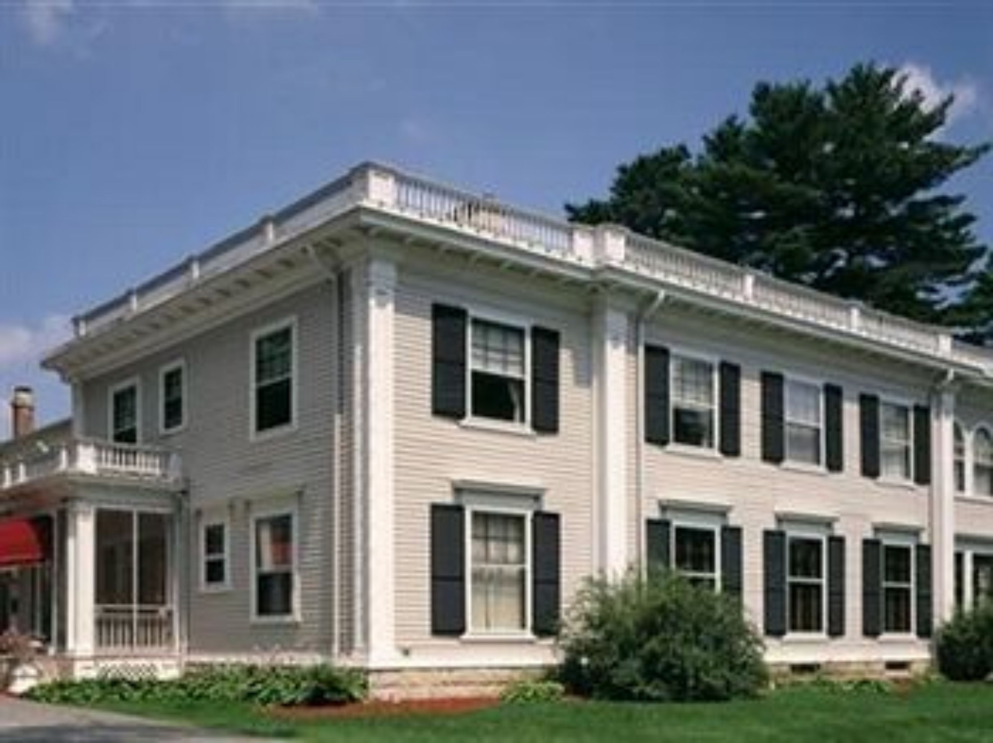 Gateways Inn & Restaurant in Lenox, United States