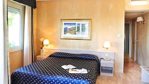 Minibar, una cassaforte in camera, una scrivania