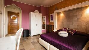 Minibar, in-room safe, desk, free WiFi